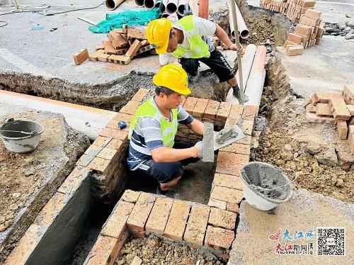 景德镇市政公用集团加强小区改造 图