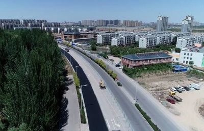 银川市加快主干道路施工,尽早恢复市民通行!